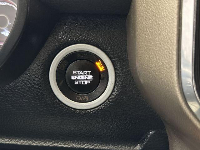 2019 RAM 1500 Laramie Crew Cab 4x4 5'7" Box