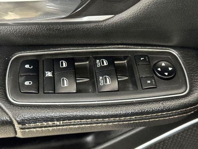 2019 RAM 1500 Laramie Crew Cab 4x4 5'7" Box