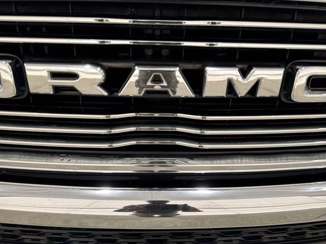 2019 RAM 1500 Laramie Crew Cab 4x4 5'7" Box