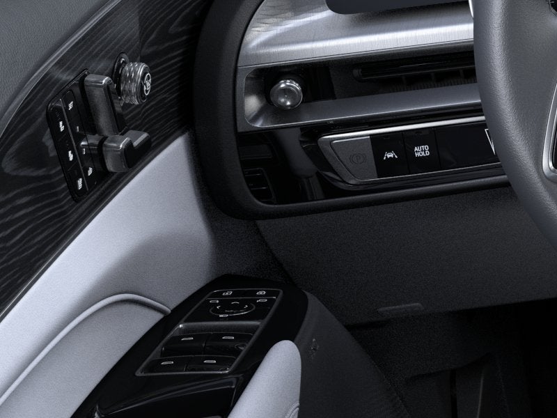 2024 Cadillac LYRIQ Luxury 2