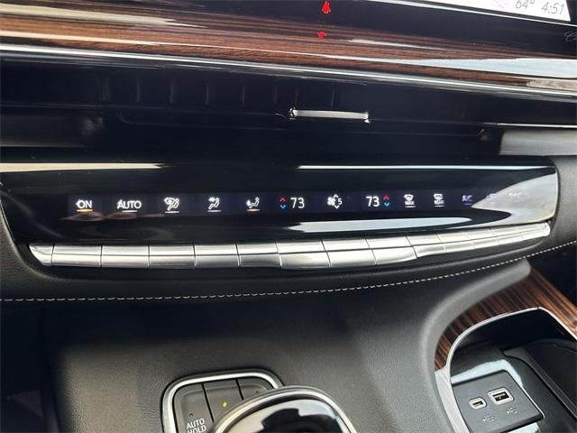 2022 Cadillac Escalade ESV Premium Luxury